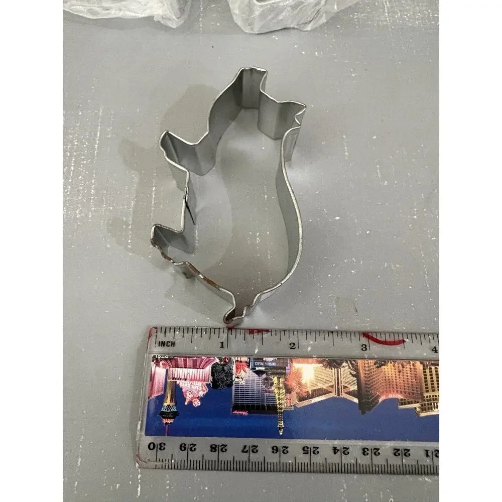 Vintage Pig Cookie Cutters Lot of 3 Tin Metal Farm Animal Baking Molds NOS